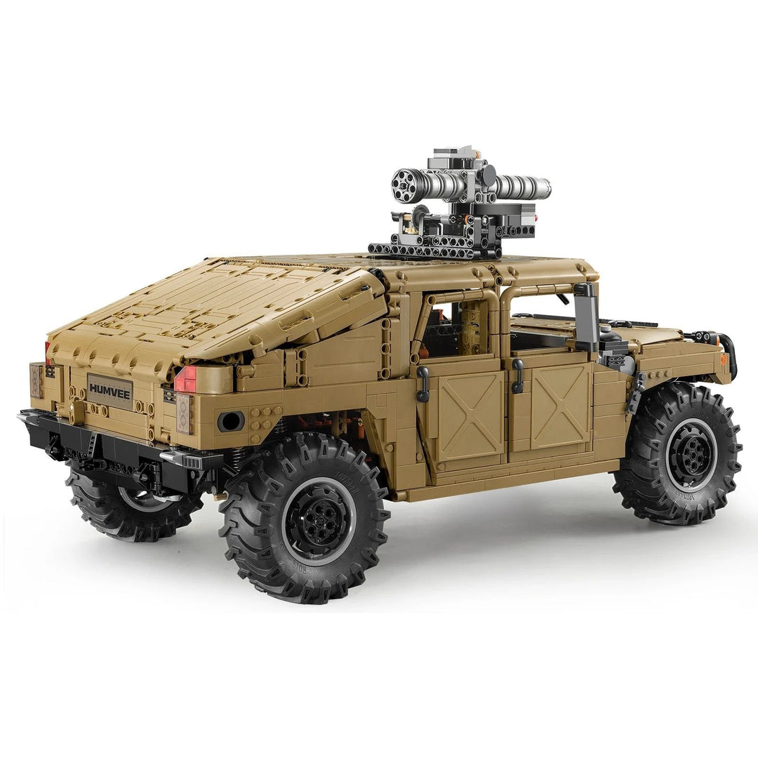 CaDA 1:8 Scale Humvee Off-Road Vehicle (Non-Motorized) Brick Building Set 3,935 Pieces