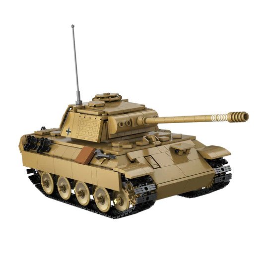 CaDA WWII German Panther Tank Remote Controlled Brick Building Set 907 Pieces