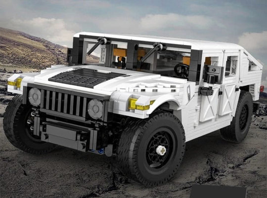 CaDA 1:12 Scale Model Humvee (Non-Motorized) Brick Building Set 1,386 Pieces