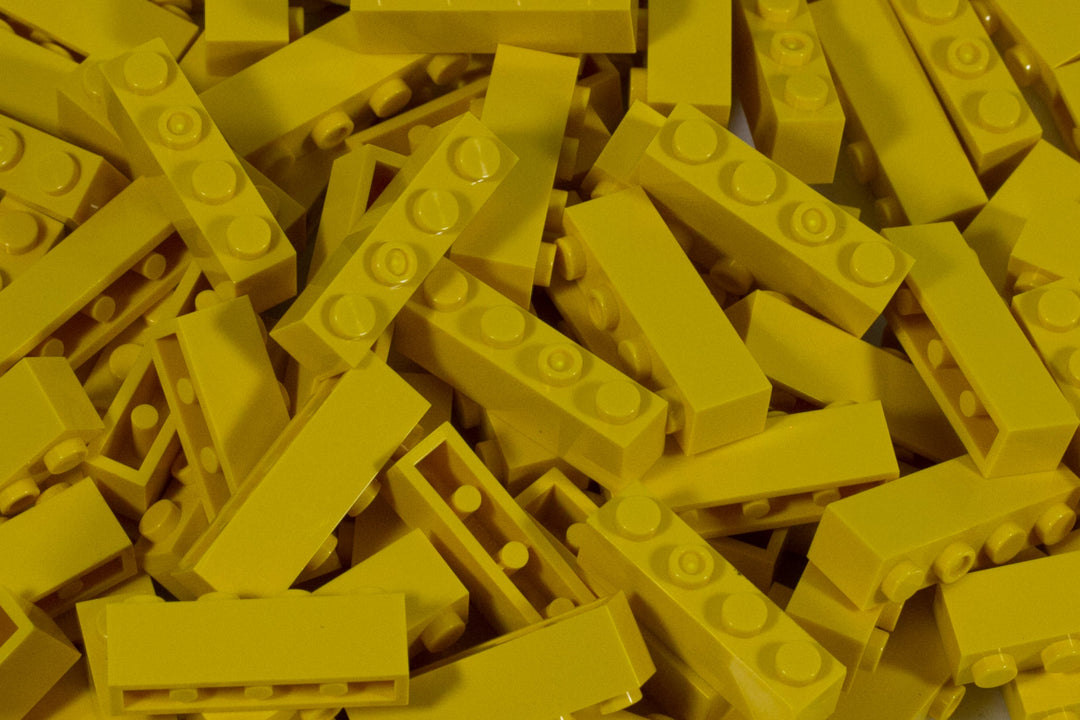 1x4 Stud Brick 100 Pack (Yellow)