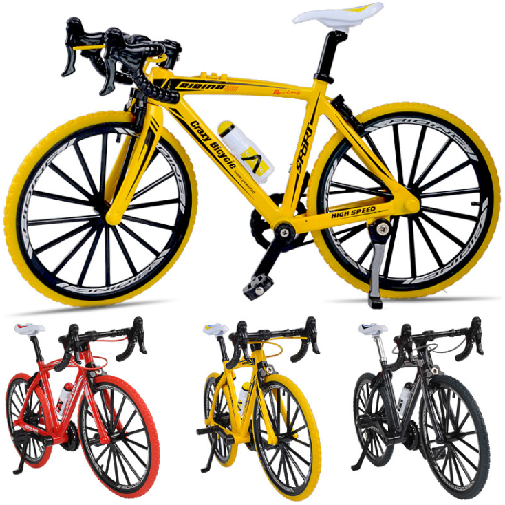 1/8th Scale Decorative Bike Accessory for RC Crawlers, Garages, Trailers, and Dioramas