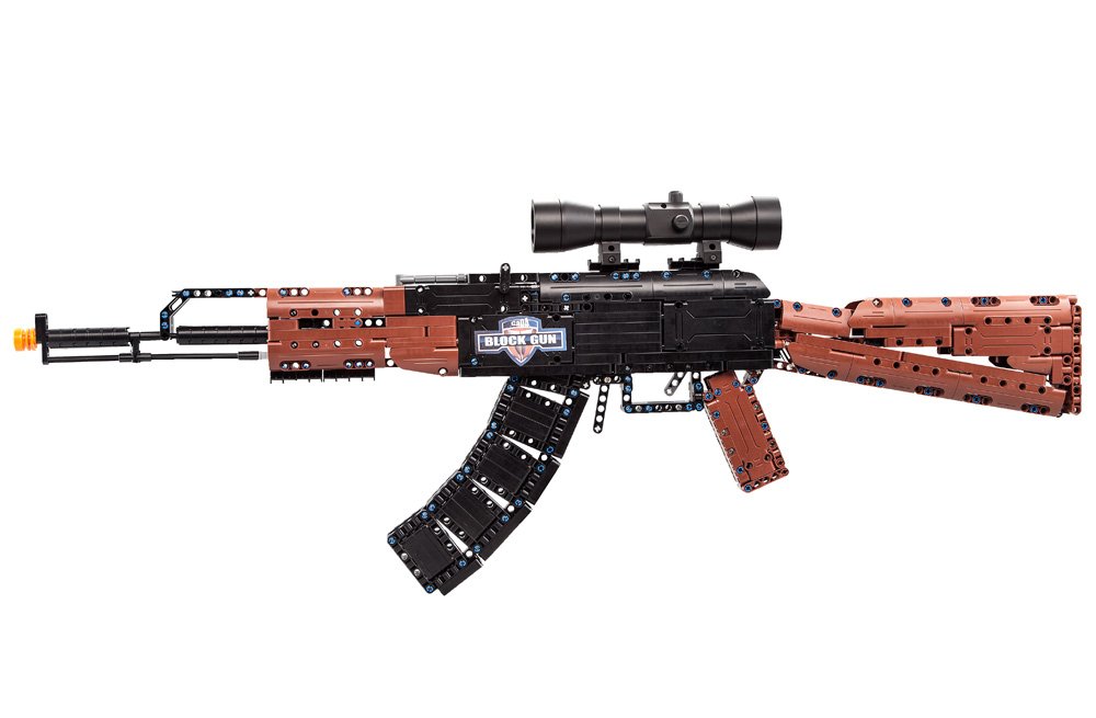 CADA Model Assault Rifle Brick Building Set 738 Pieces