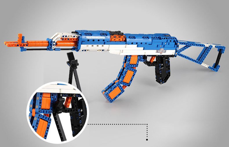 CaDA Model Assault Rifle Brick Building Set 498 Pieces
