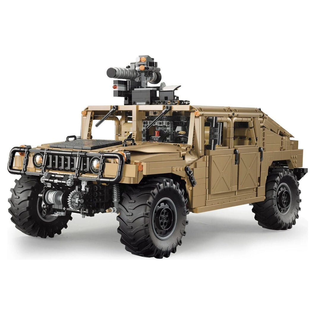 CaDA 1:8 Scale Humvee Off-Road Vehicle (Non-Motorized) Brick Building Set 3,935 Pieces