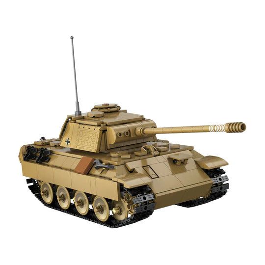 CaDA WWII German Panther Tank Remote Controlled Brick Building Set 907 Pieces